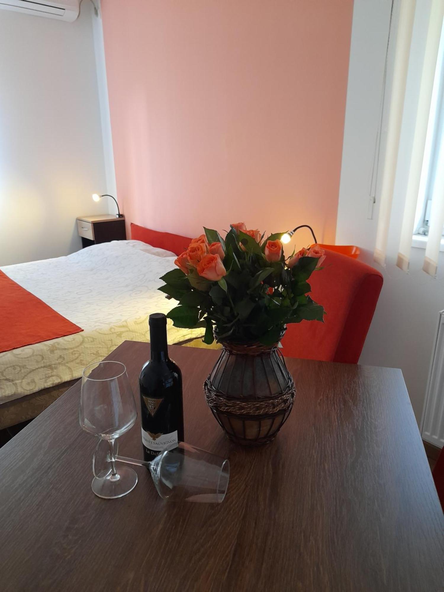 Kety Apartments Κραγκούγιεβατς Εξωτερικό φωτογραφία